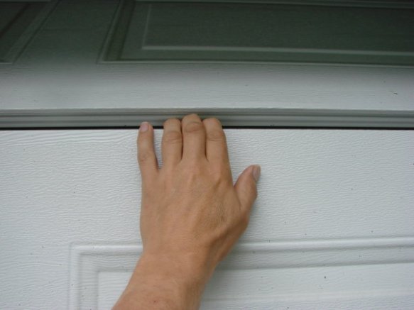 fingers_garage_door.jpg